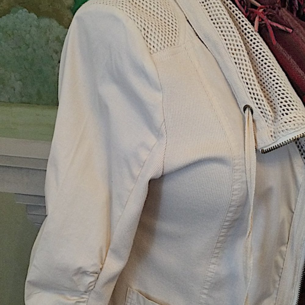 Light Weight Jacket - Picture 2 of 5